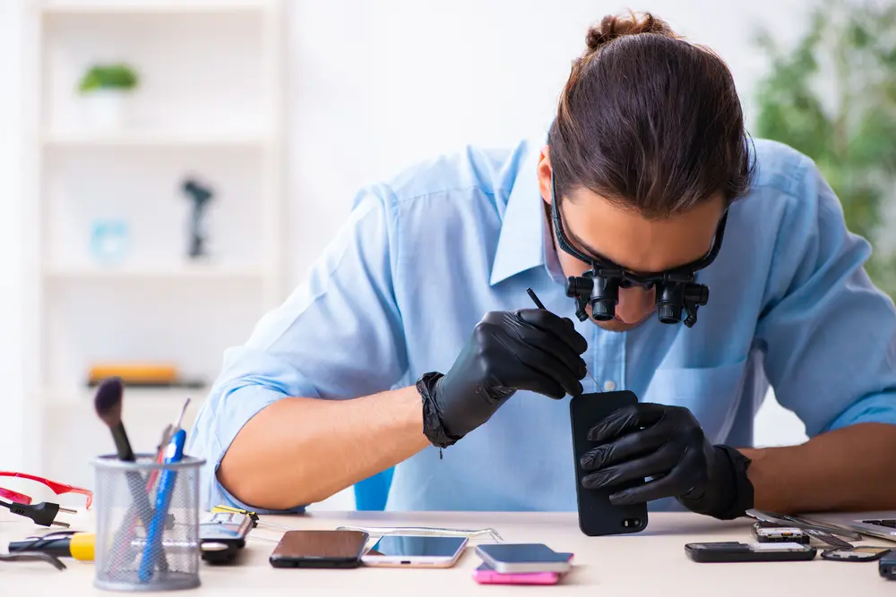 specialiste-repare-telephone-outils-cell-911-reparation-cellulaire-professionnelle-quebec